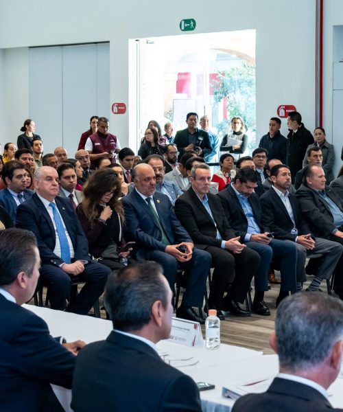 Se reúnen en Toluca empresarios y legisladores para impulsar con mayor fuerza la inversión privada en infraestructura