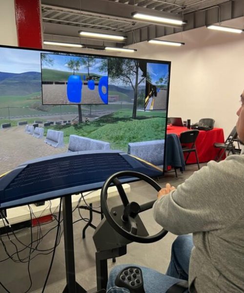 Capacitan a operadores de maquinaria pesada ante déficit en la construcción