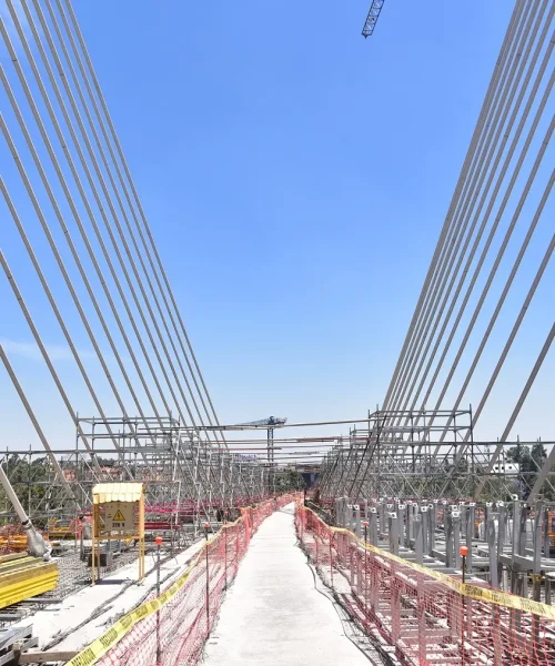 El Insurgente contará con un puente atirantado, considerado único en el mundo por su diseño en curva y su uso para rieles.